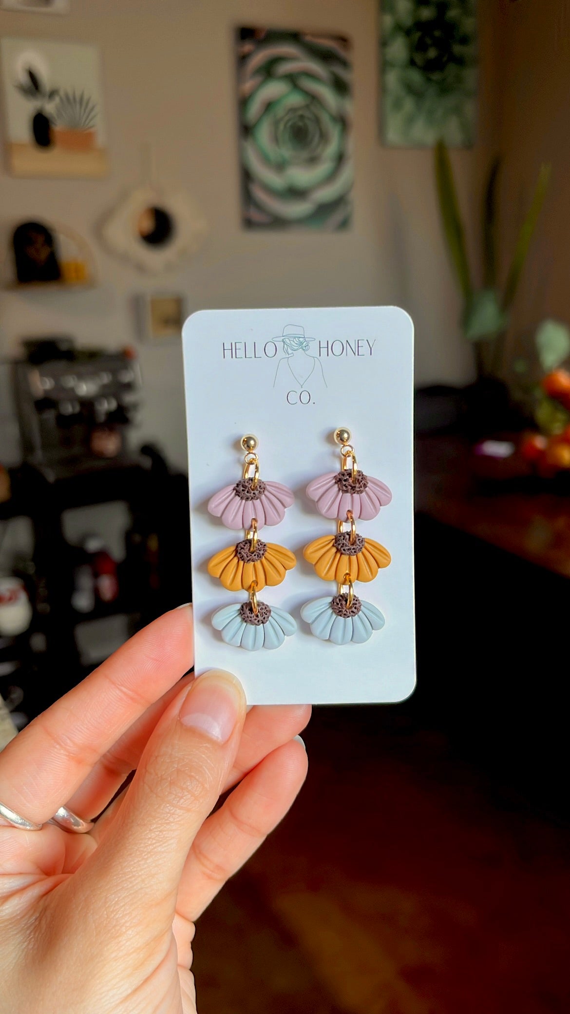 Earthy Spring Daisies